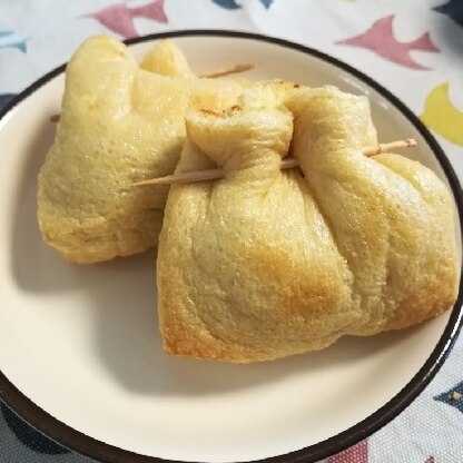 油あげがかりっとしてて、中の納豆チーズとめちゃ会いますね！半端に余った油あげの消費に役立ちました♪